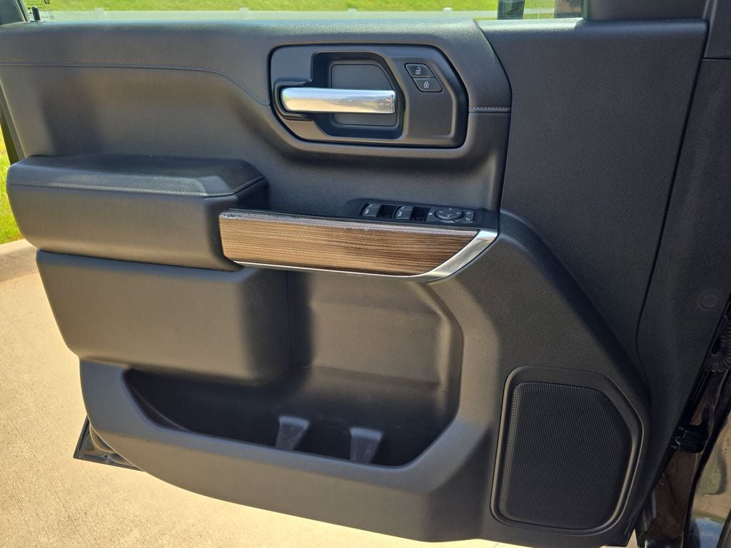 2022 Chevrolet Silverado 3500HD LT Arm bed with Cake Feeder