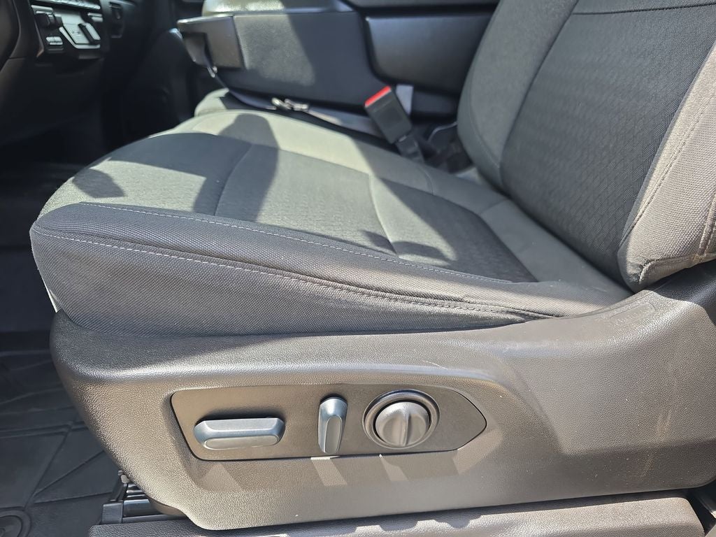 2022 Chevrolet Silverado 3500HD LT Arm bed with Cake Feeder