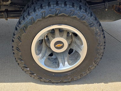 2022 Chevrolet Silverado 3500HD LT Arm bed with Cake Feeder