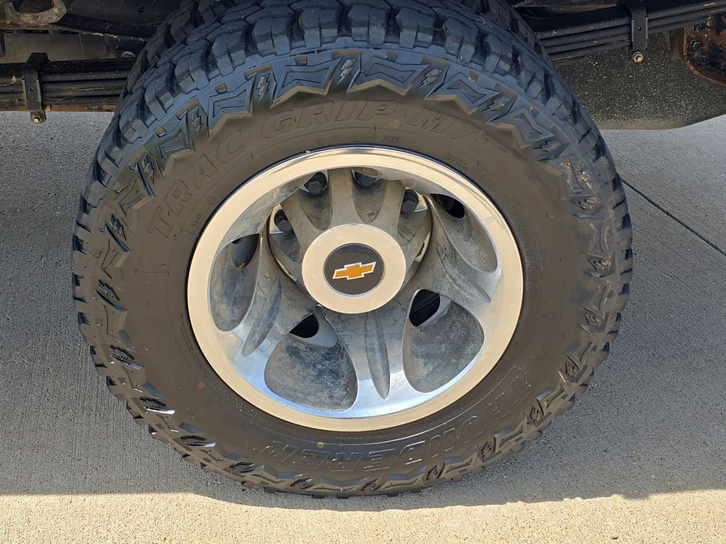 2022 Chevrolet Silverado 3500HD LT Arm bed with Cake Feeder