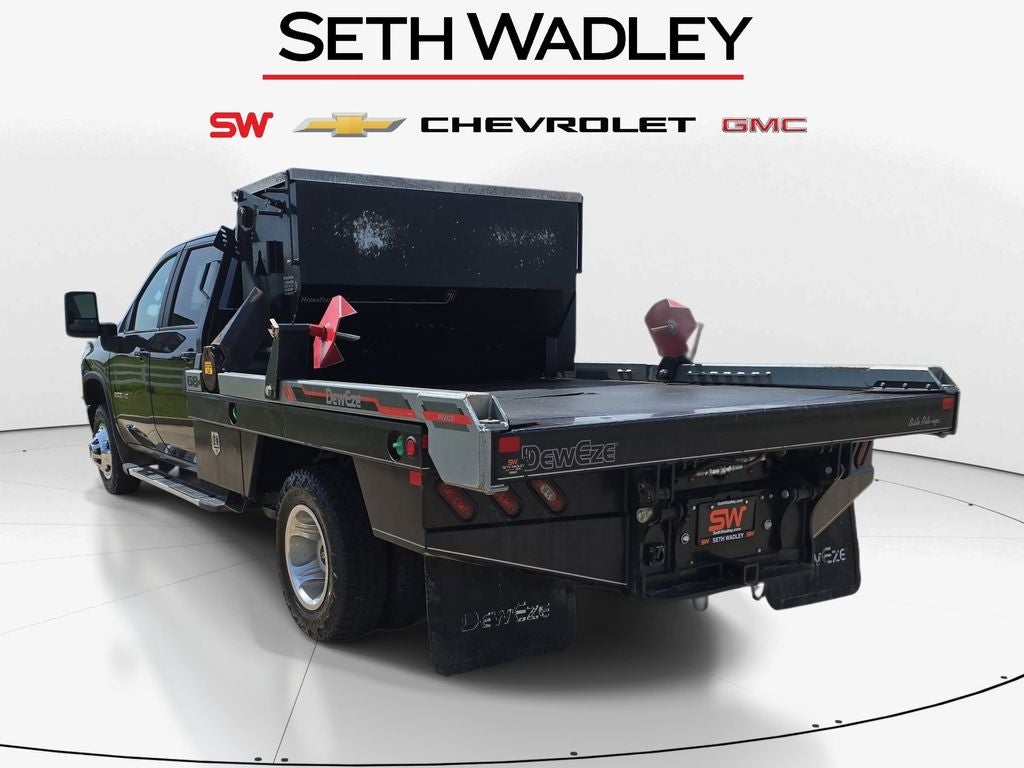 2022 Chevrolet Silverado 3500HD LT Arm bed with Cake Feeder