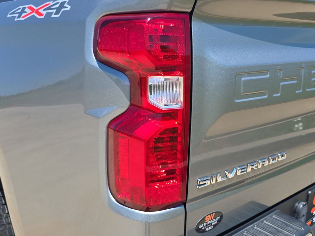 2023 Chevrolet Silverado 1500 LT LT1