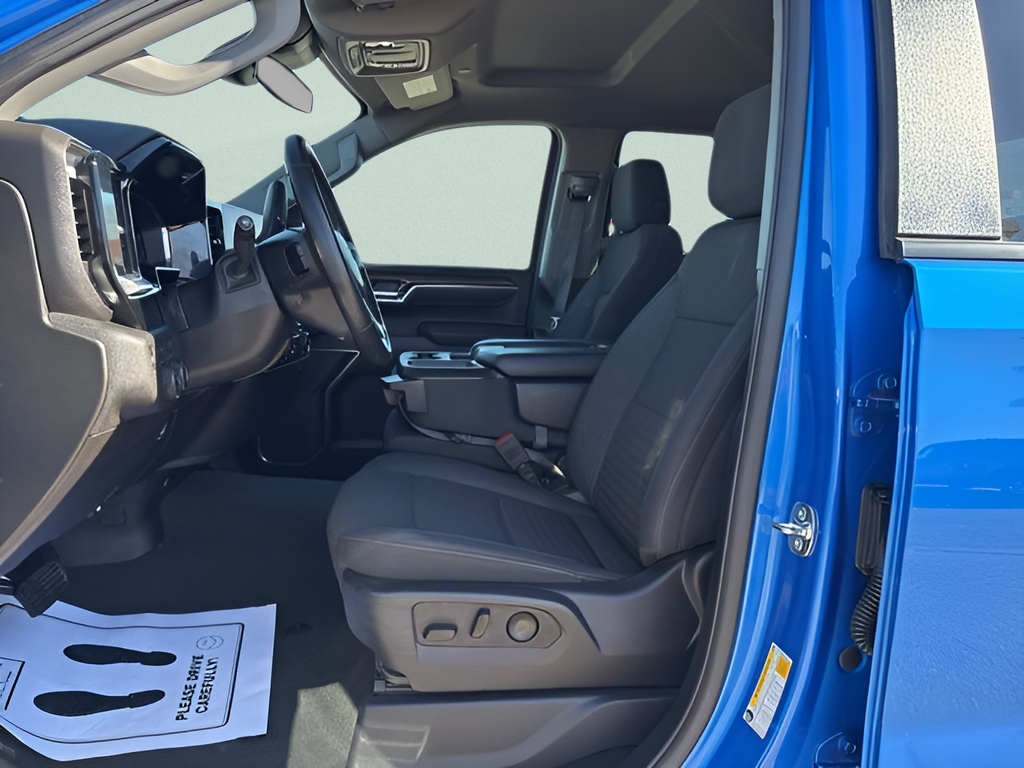 2025 Chevrolet Silverado 1500 LT LT1