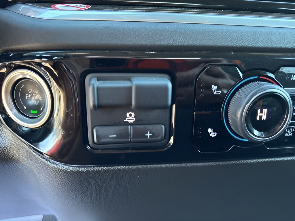 2025 Chevrolet Silverado 1500 LT LT1