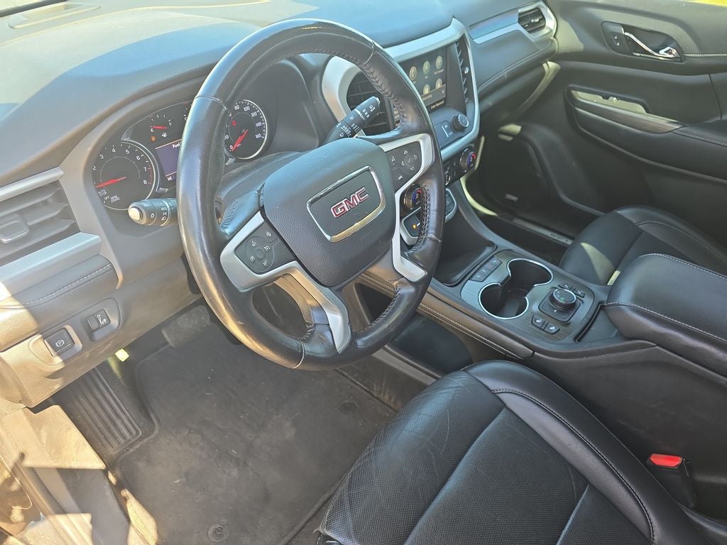 2021 GMC Acadia SLT