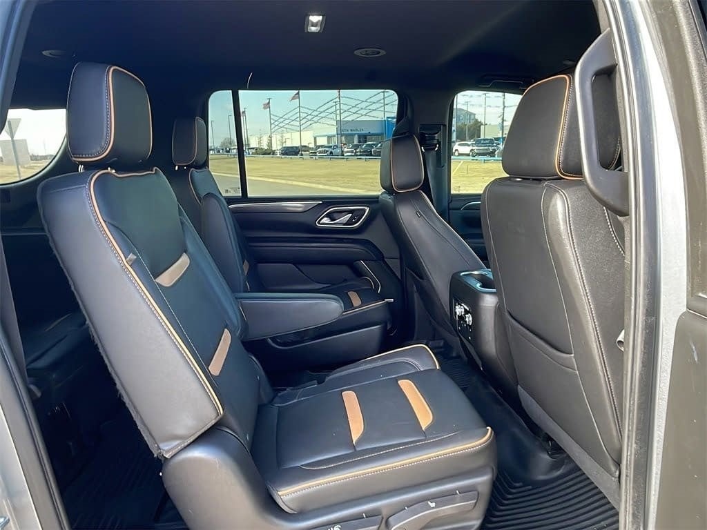 2022 GMC Yukon XL AT4