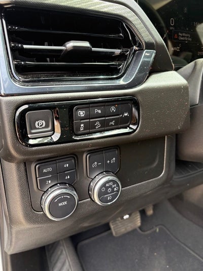 2025 GMC Yukon XL AT4