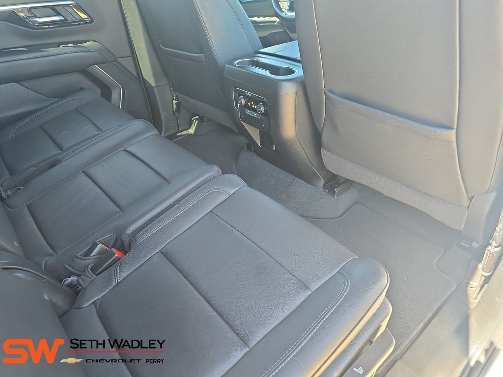 2025 Chevrolet Suburban LT