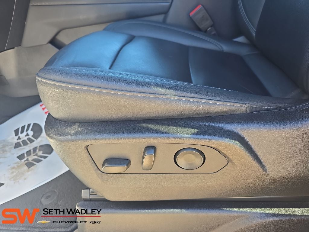 2025 Chevrolet Suburban LT