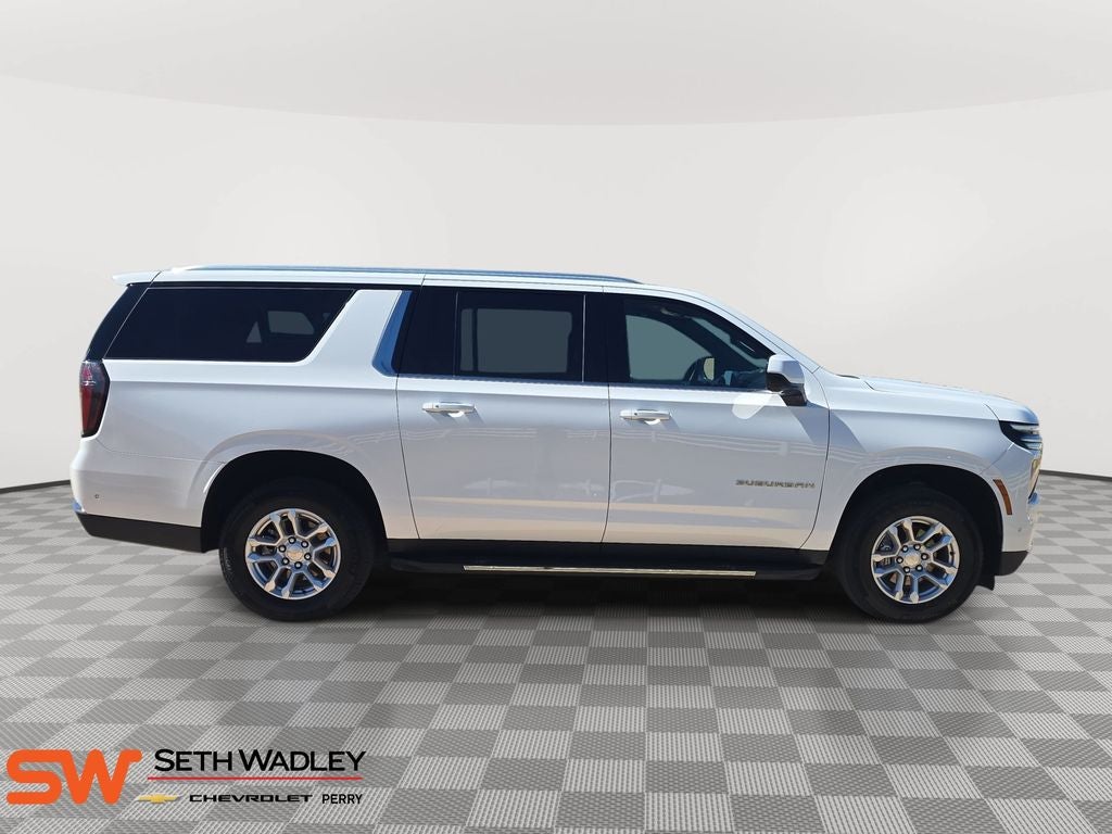 2025 Chevrolet Suburban LT