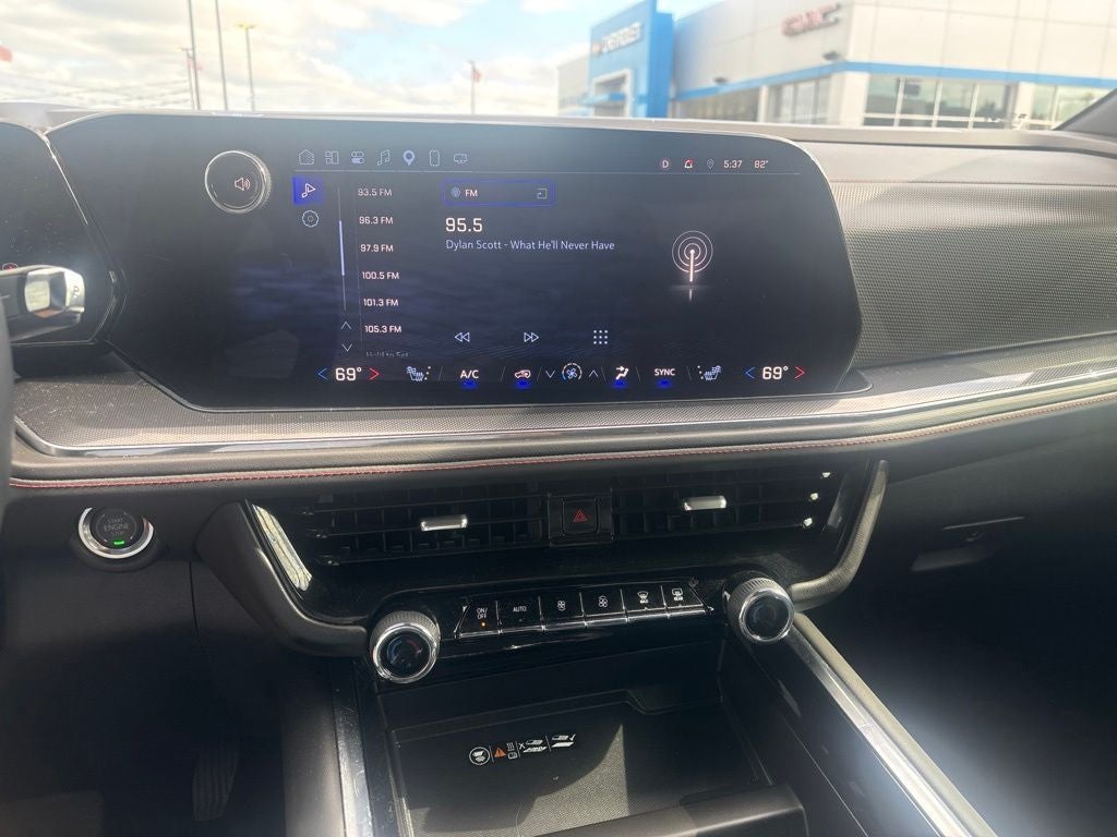 2025 Chevrolet Tahoe RST