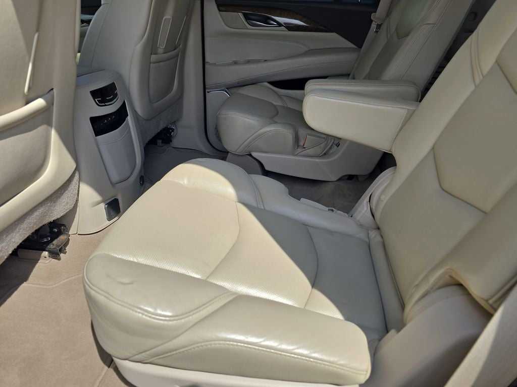 2018 Cadillac Escalade Luxury