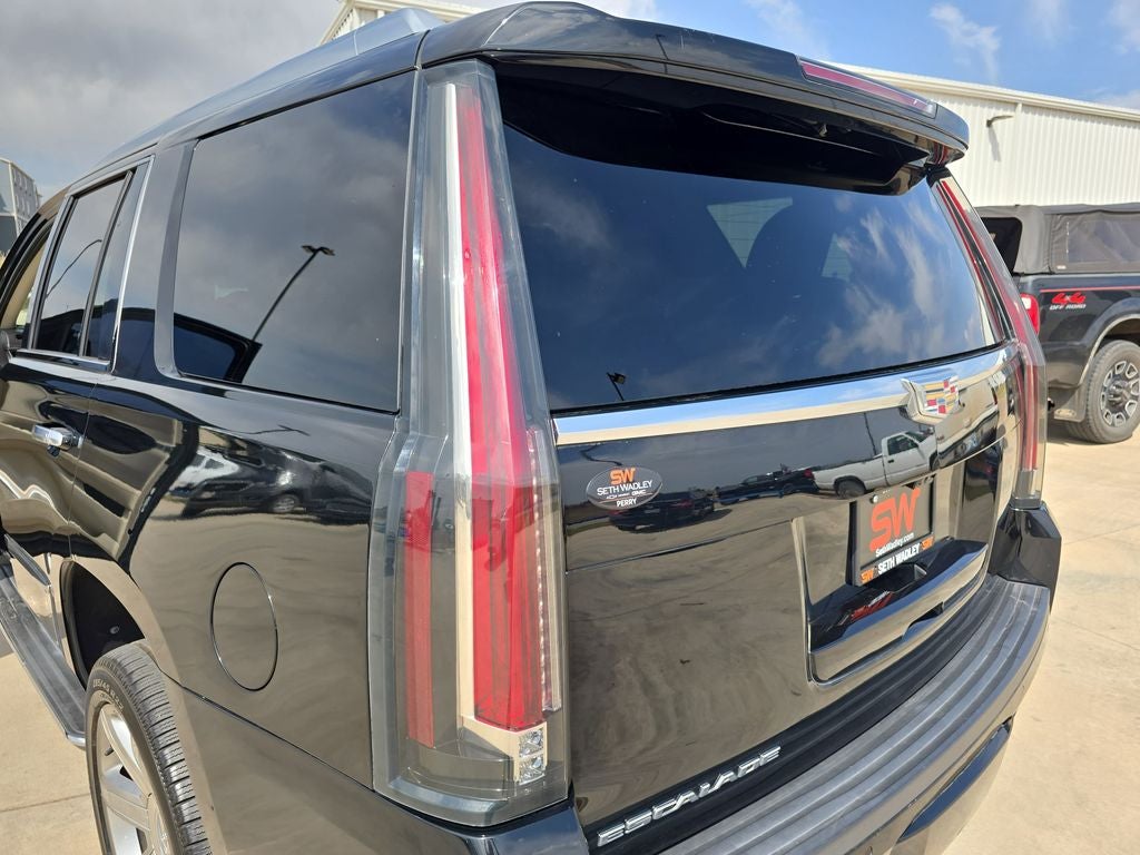 2018 Cadillac Escalade Luxury