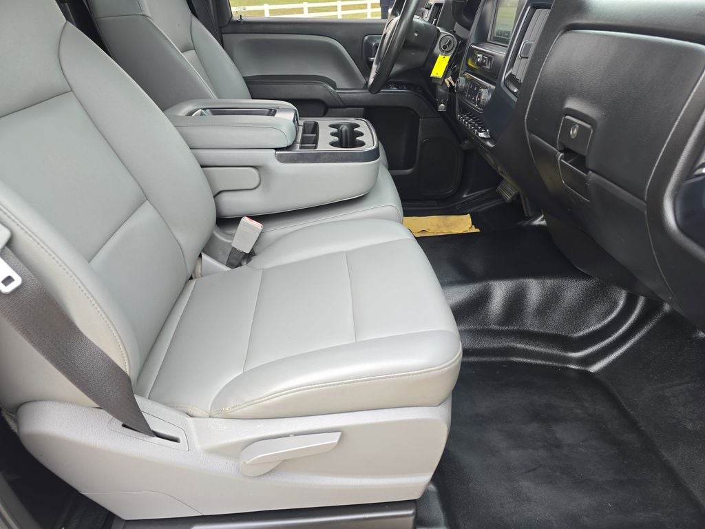 2019 Chevrolet Silverado 4500HD WT w/Flatbed wth wheel
