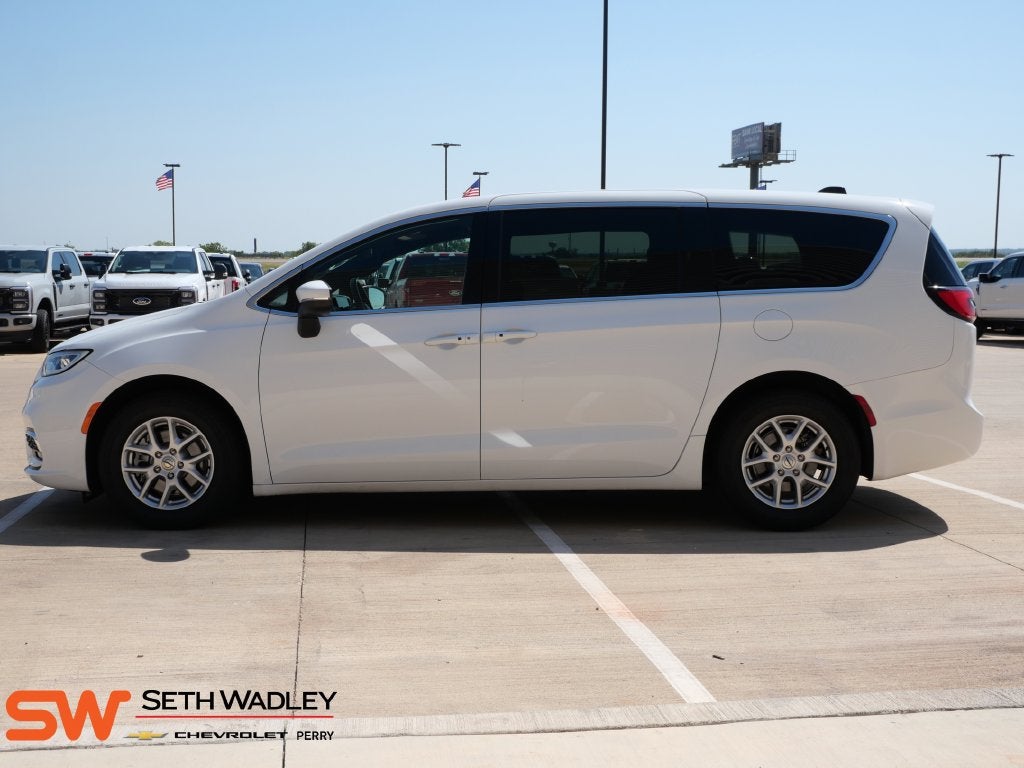 2023 Chrysler Pacifica Touring