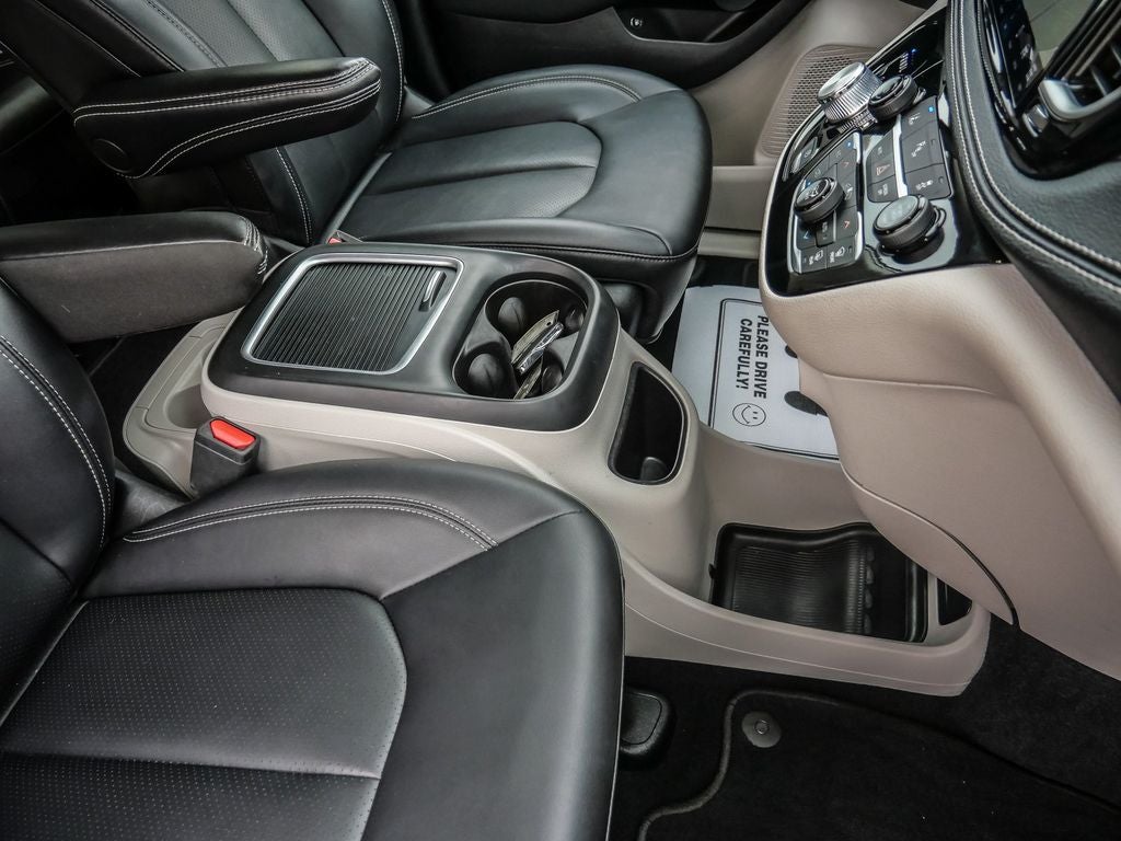 2024 Chrysler Pacifica Hybrid Select