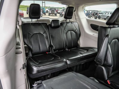 2024 Chrysler Pacifica Hybrid Select