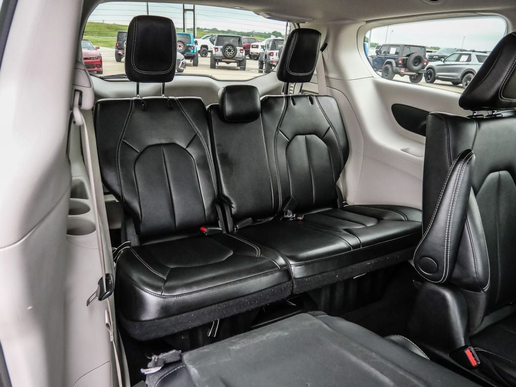 2024 Chrysler Pacifica Hybrid Select