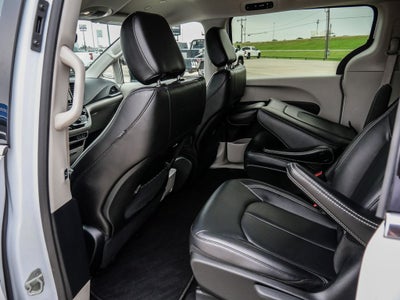 2024 Chrysler Pacifica Hybrid Select