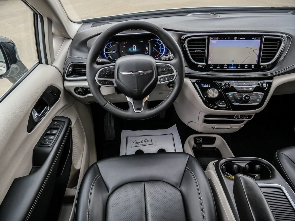 2024 Chrysler Pacifica Hybrid Select