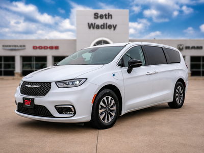 2024 Chrysler Pacifica Hybrid Select
