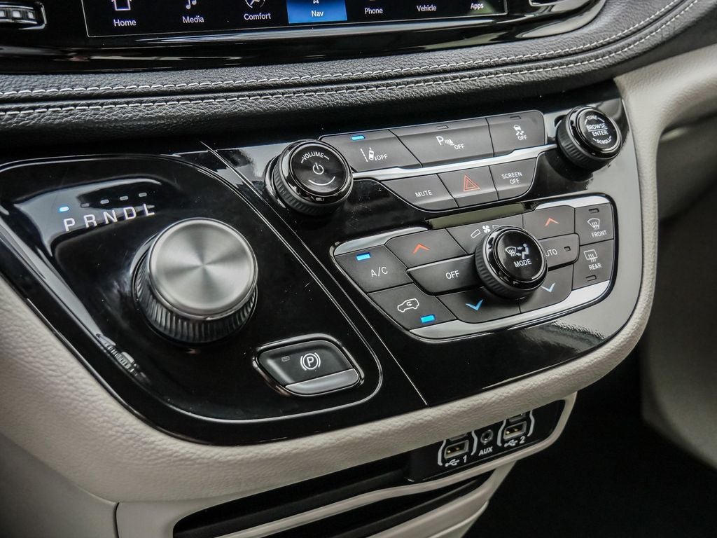 2024 Chrysler Pacifica Hybrid Select