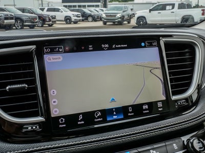 2024 Chrysler Pacifica Hybrid Select