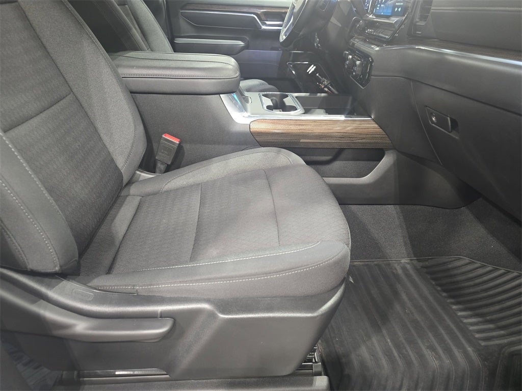 2024 Chevrolet Silverado 3500HD LT W/flatbed