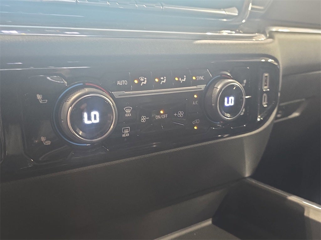 2024 Chevrolet Silverado 3500HD LT W/flatbed