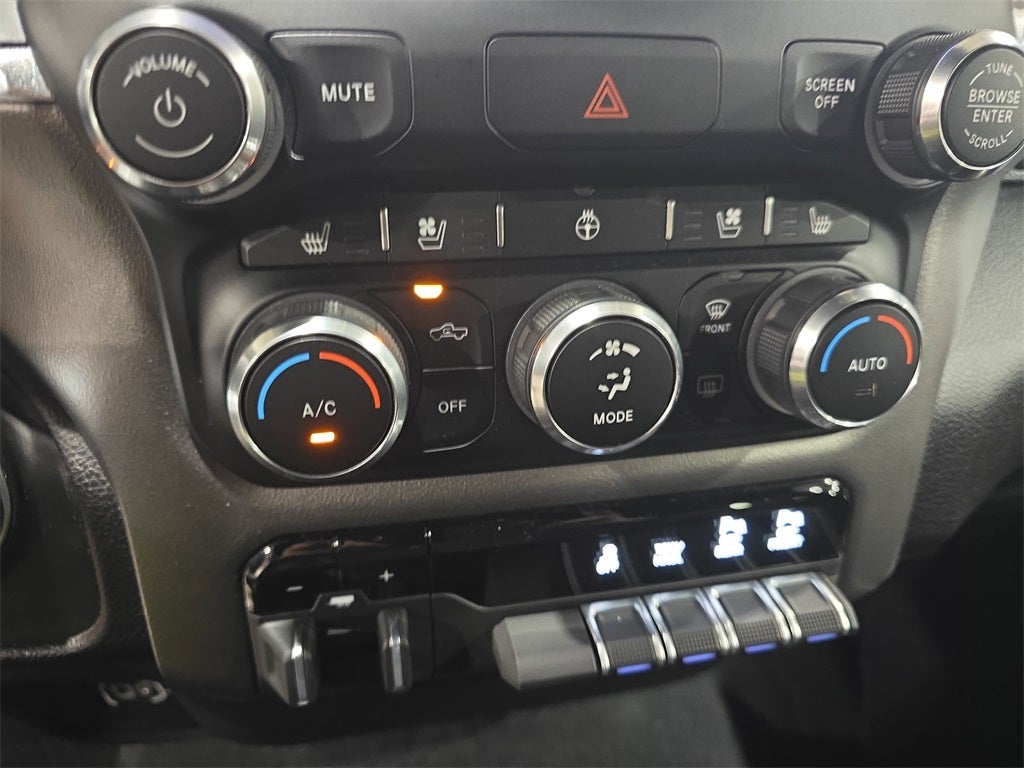 2022 RAM 2500 Laramie Night Edition Towing tech pac