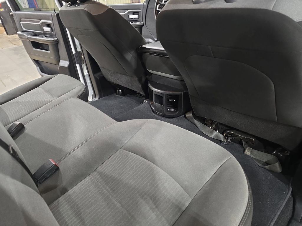 2024 RAM 3500 SLT Flat Bed