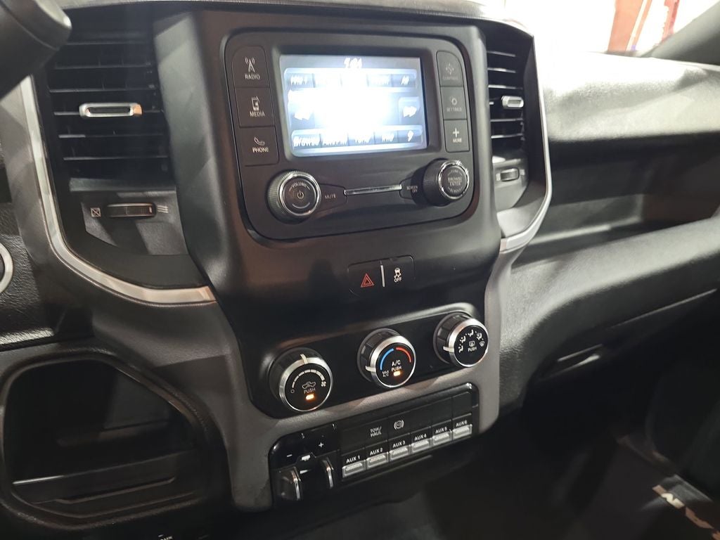 2024 RAM 3500 SLT Flat Bed