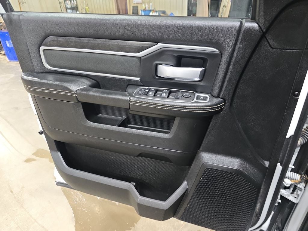 2024 RAM 3500 SLT Flat Bed