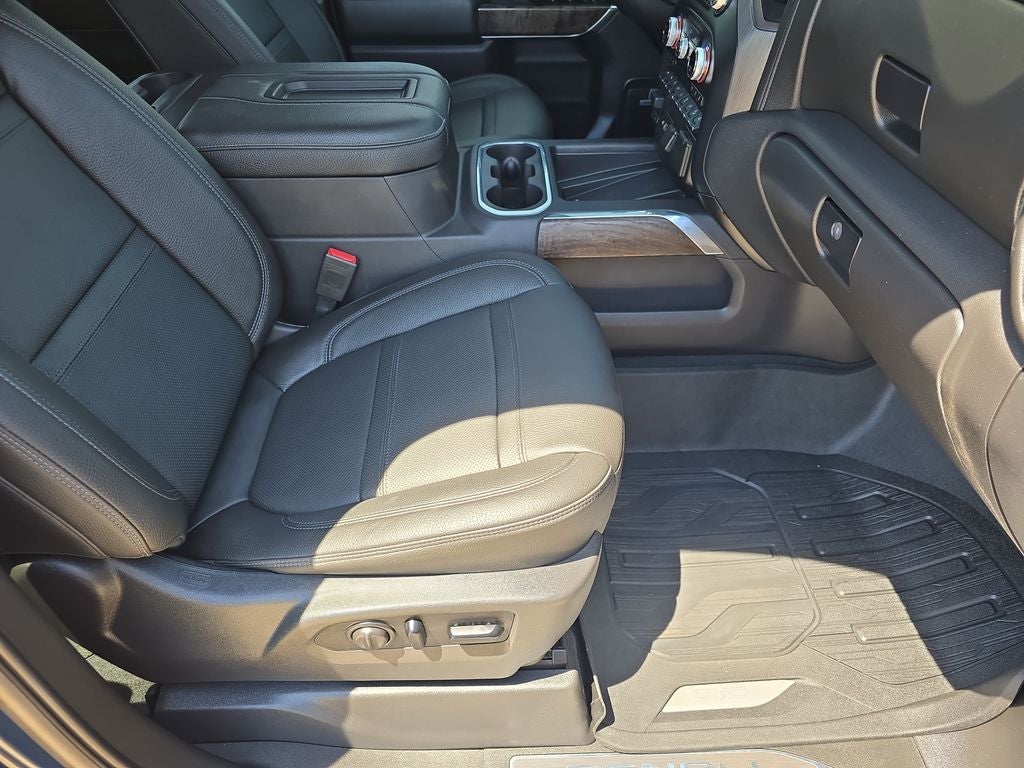 2021 GMC Sierra 1500 Denali CUSTOME 9 INCH LIFTWITH 26 INCH AMERICAN FORCES