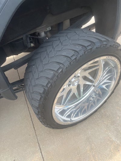 2021 GMC Sierra 1500 Denali CUSTOME 9 INCH LIFTWITH 26 INCH AMERICAN FORCES