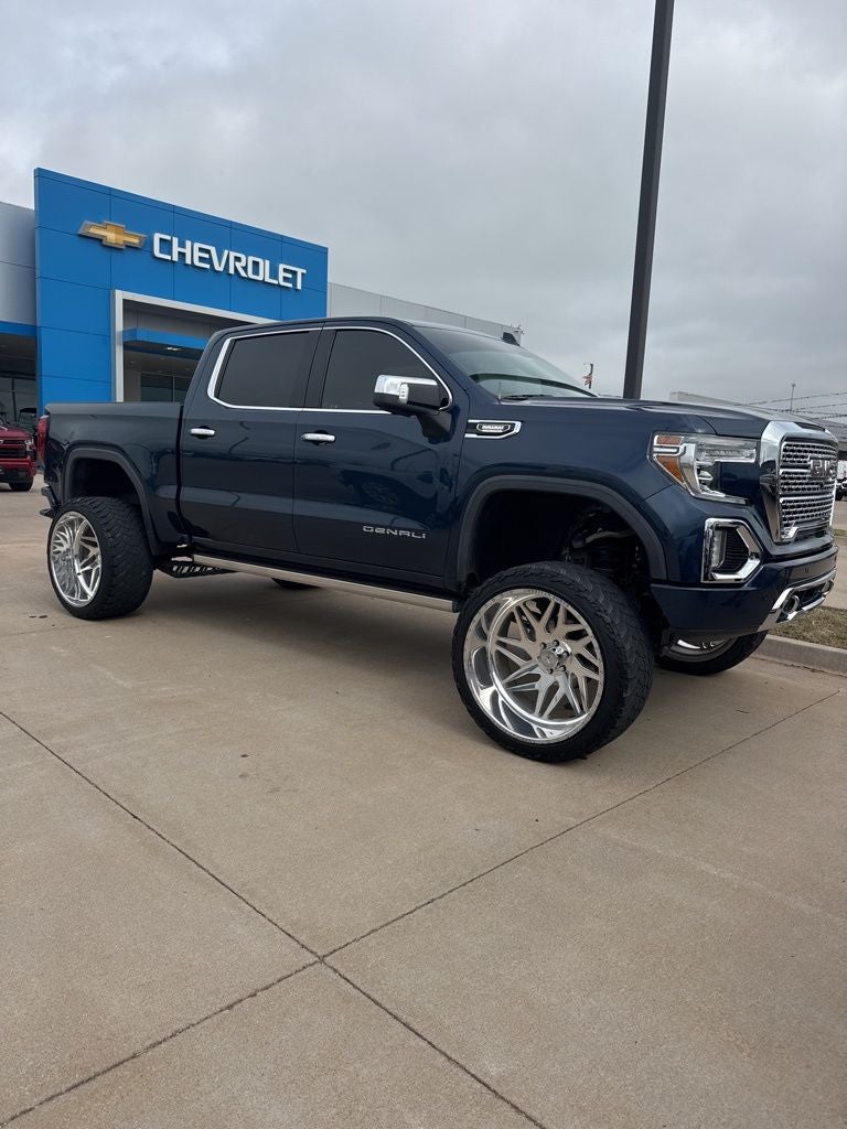 2021 GMC Sierra 1500 Denali CUSTOME 9 INCH LIFTWITH 26 INCH AMERICAN FORCES