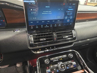 2024 Lincoln Navigator Premiere