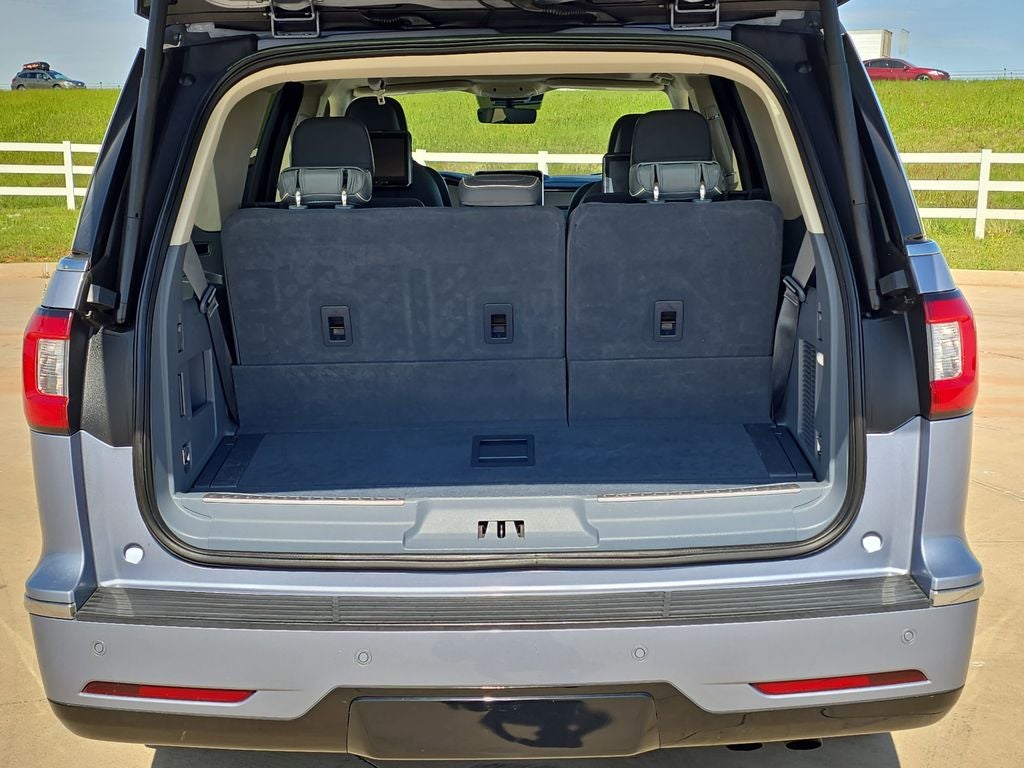 2021 Lincoln Navigator Black Label CHROMA CRYSTAL BLUE PREMIUM