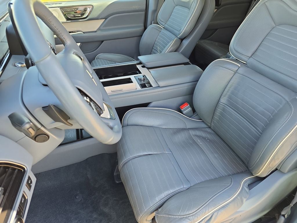 2021 Lincoln Navigator Black Label CHROMA CRYSTAL BLUE PREMIUM