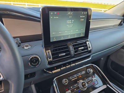 2021 Lincoln Navigator Black Label CHROMA CRYSTAL BLUE PREMIUM