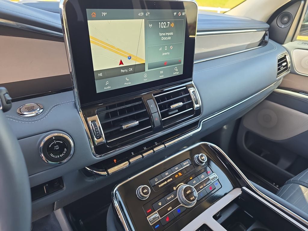 2021 Lincoln Navigator Black Label CHROMA CRYSTAL BLUE PREMIUM