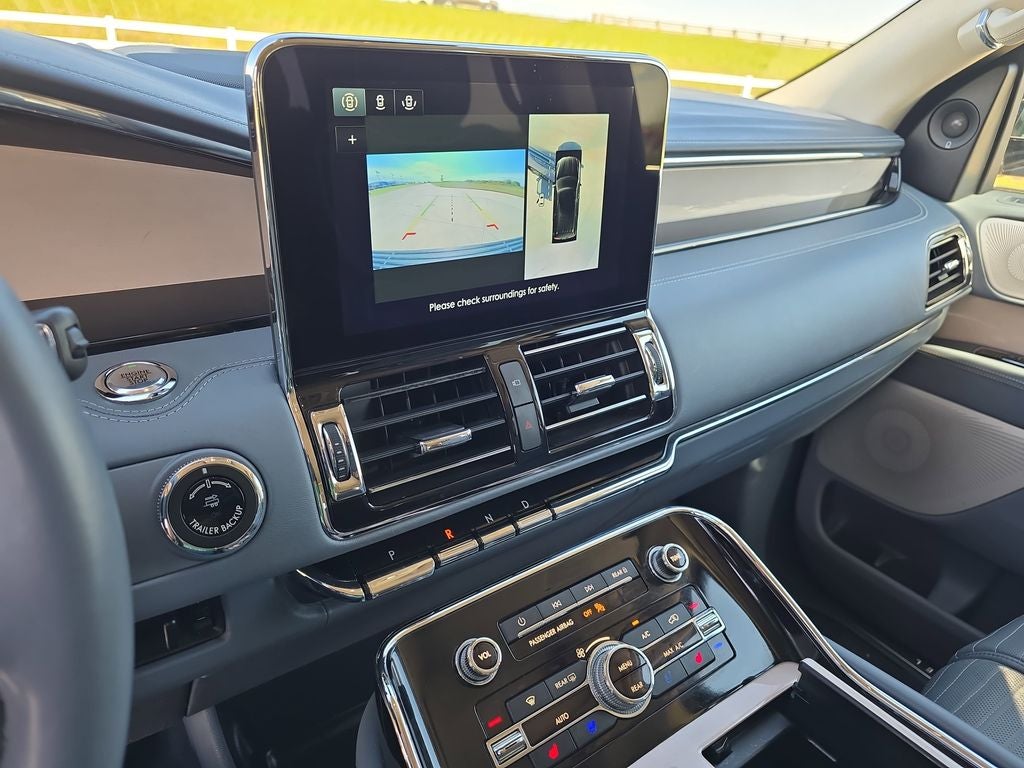 2021 Lincoln Navigator Black Label CHROMA CRYSTAL BLUE PREMIUM