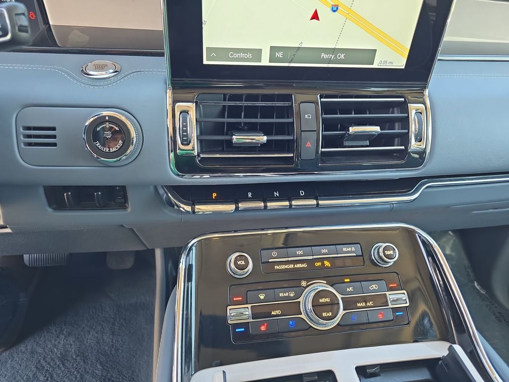 2021 Lincoln Navigator Black Label CHROMA CRYSTAL BLUE PREMIUM