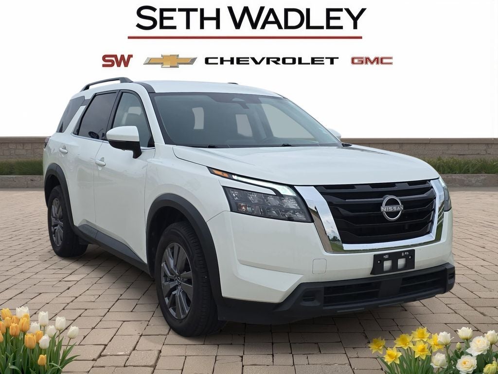 2025 Nissan Pathfinder SV