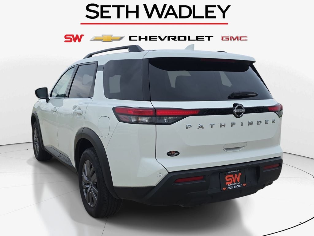 2025 Nissan Pathfinder SV