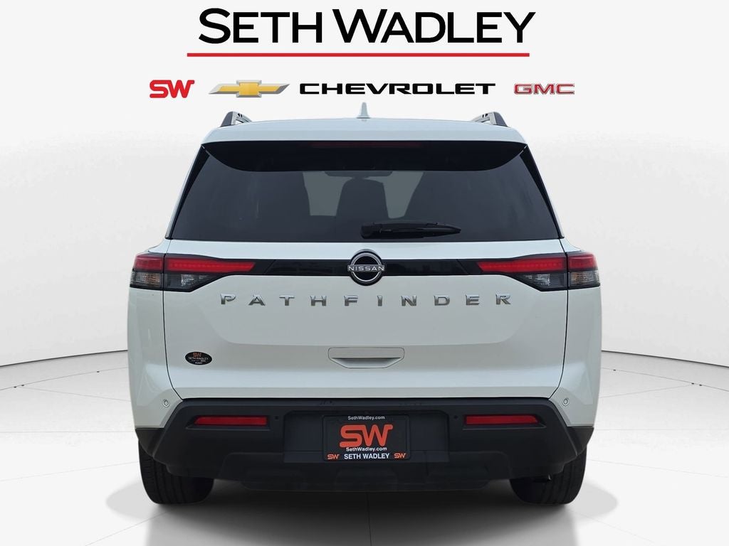 2025 Nissan Pathfinder SV