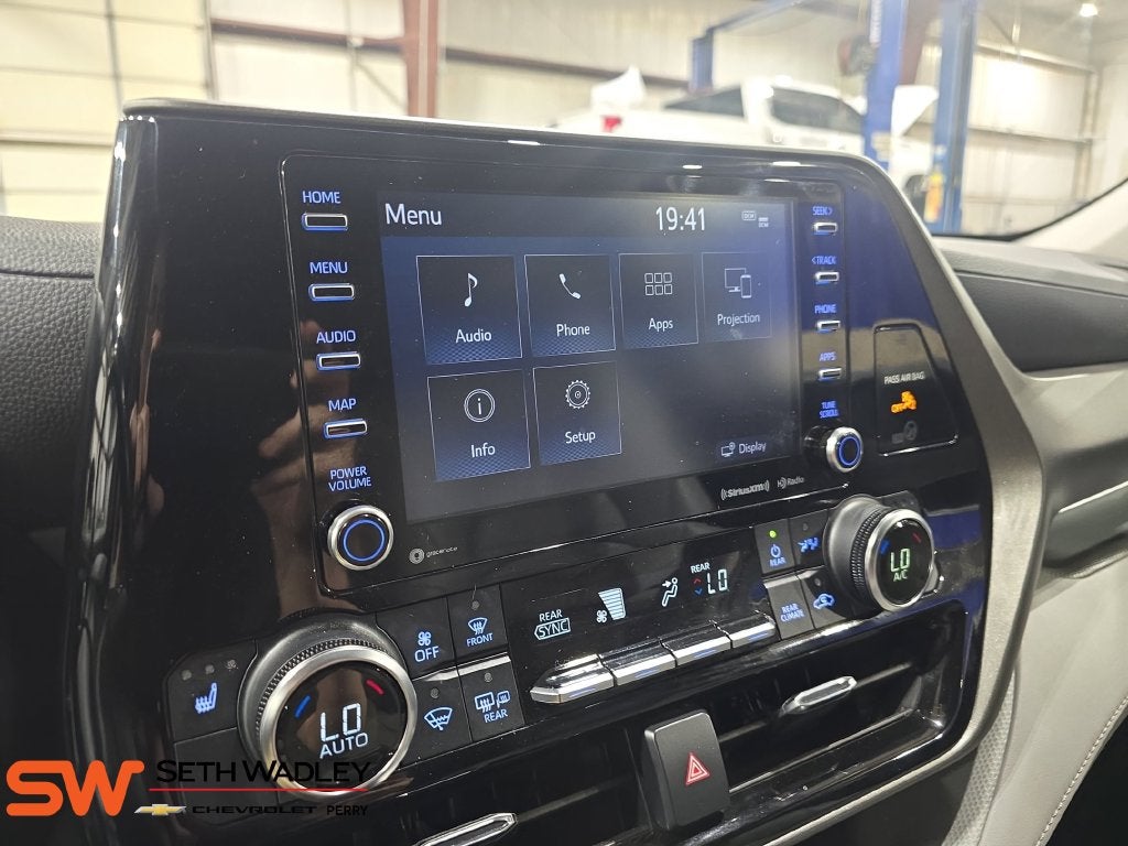 2021 Toyota Highlander XLE