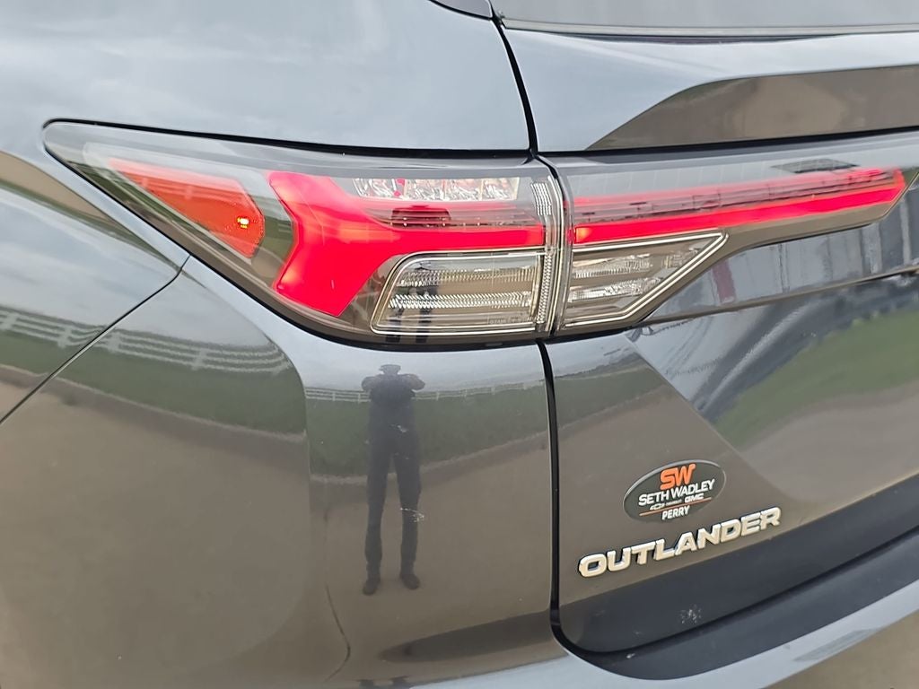 2025 Mitsubishi Outlander SE
