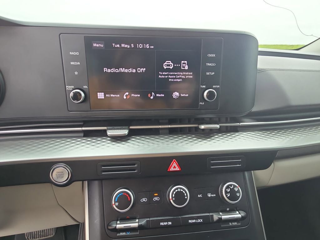 2024 Kia Carnival LX