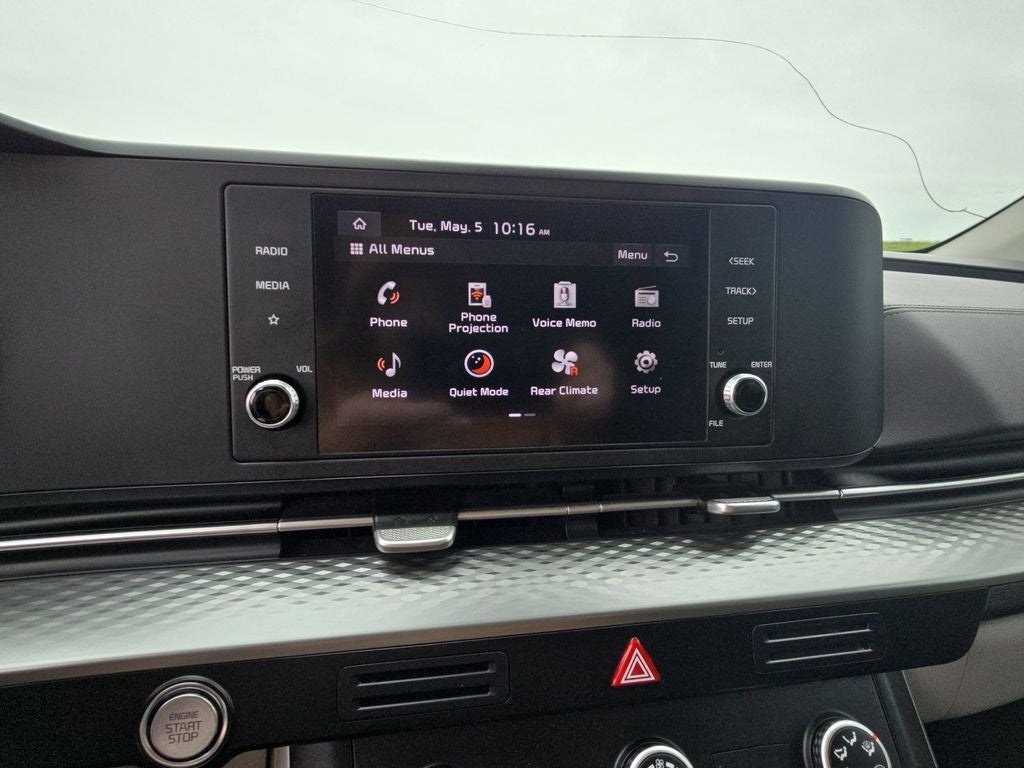 2024 Kia Carnival LX